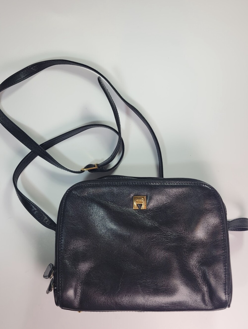 Etienne Aigner leather purse black 9x7x3" adjustable shoulder strap